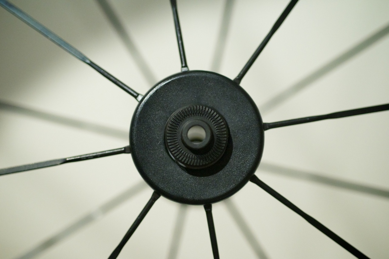 Fulcrum Racing Quattro - front hub, side view