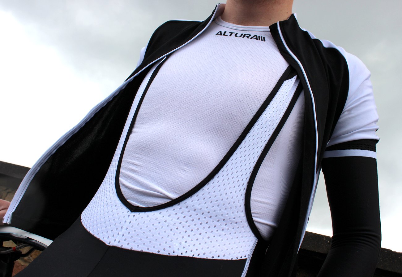Altura Raceline Comp bib shorts and Thermocool short sleeve base layer (Pic: Timothy John/Factory Media)