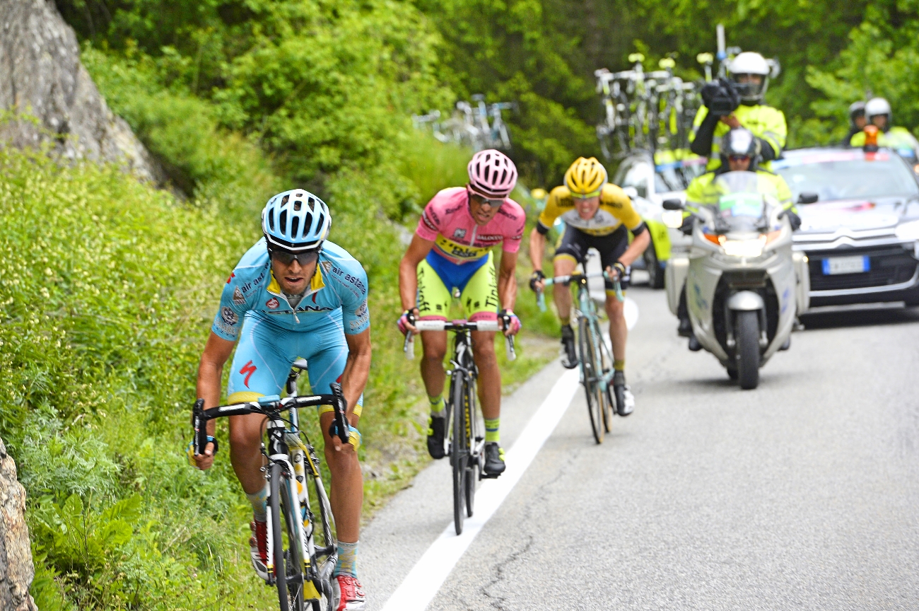 Mikel Landa, attack. climb, Astana, Giro d'Italia, pic: Sirotti