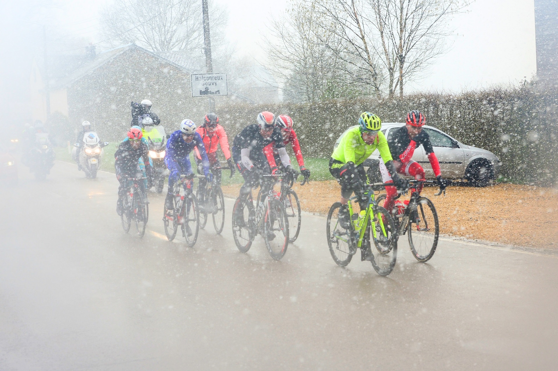 snow, Liege-Bastogne-Liege, 2016, pic - Sirotti