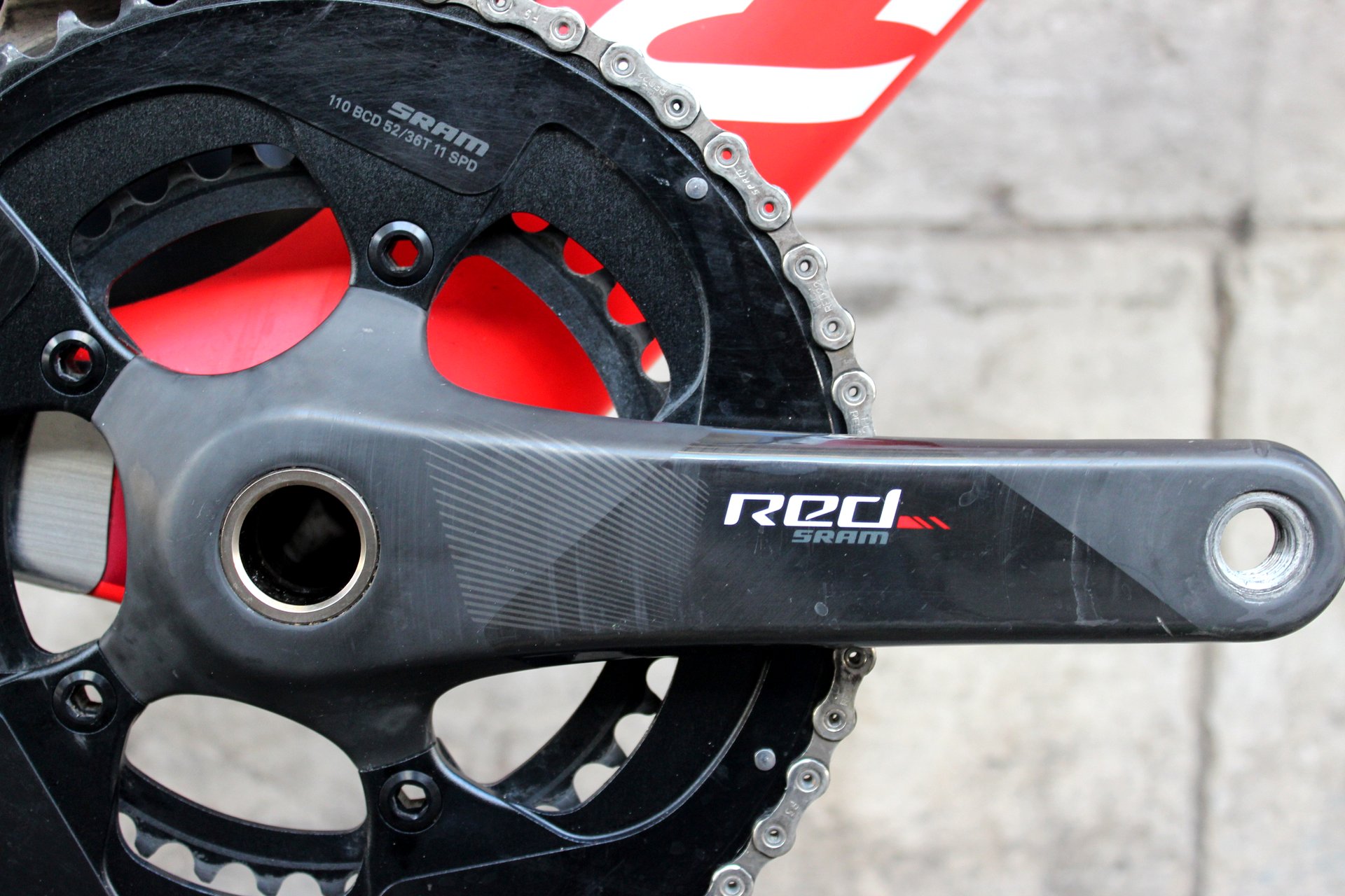 Canyon Aeroad (custom spec with SRAM Red eTap) ̵