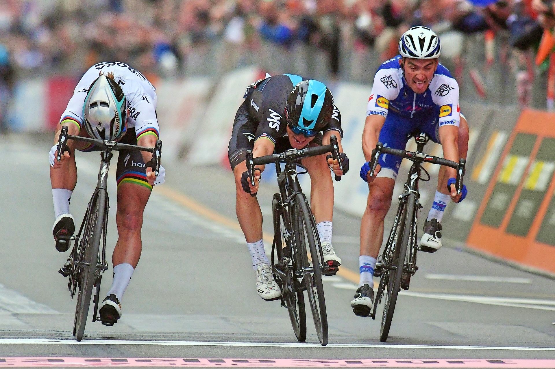Michal Kwiatkowski, Peter Sagan, Julian Alaphilippe, sprint, Milan-San Remo, 2017, pic - LaPresse-RCS Sport