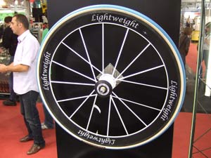 Lightweight carbon wheel